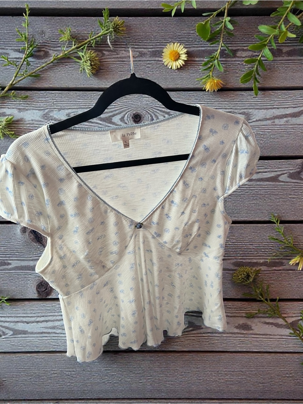 Cream Short-Sleeve Floral Button-Front Crop Top